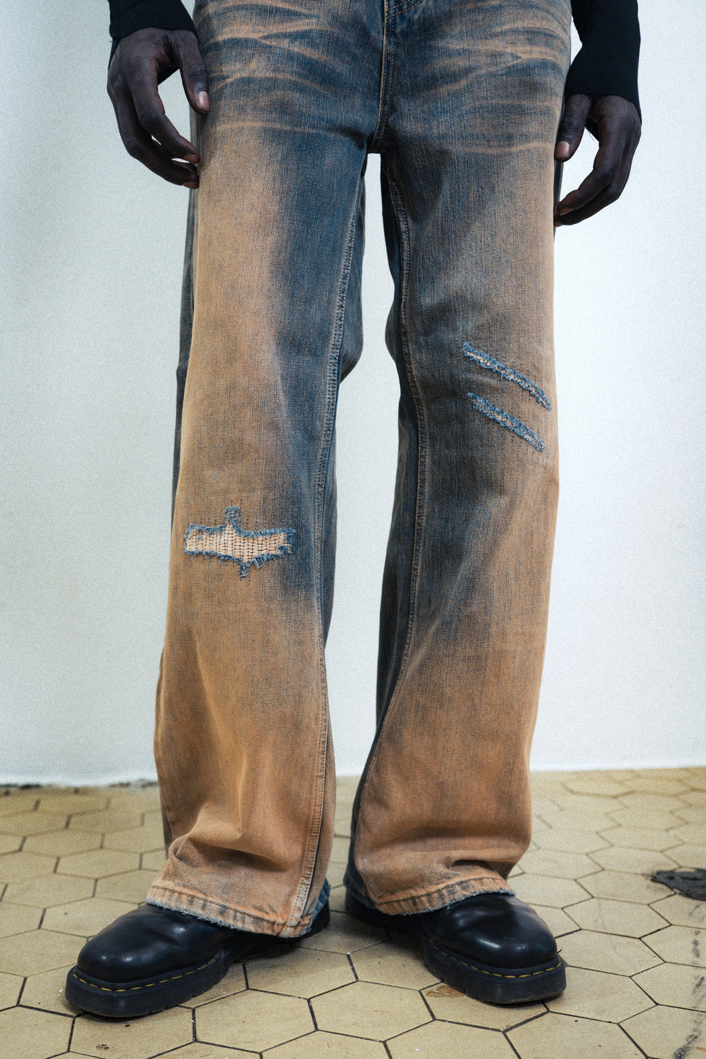 BURNT WASH BOOTCUT DENIM